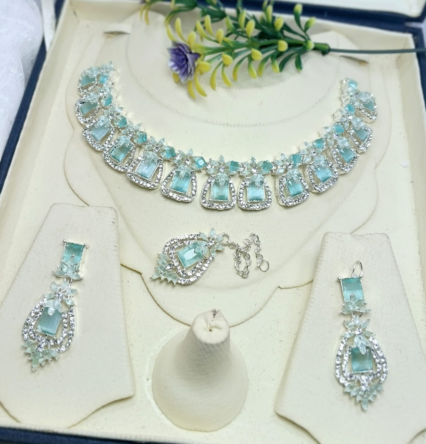 Zarcon Necklace Set