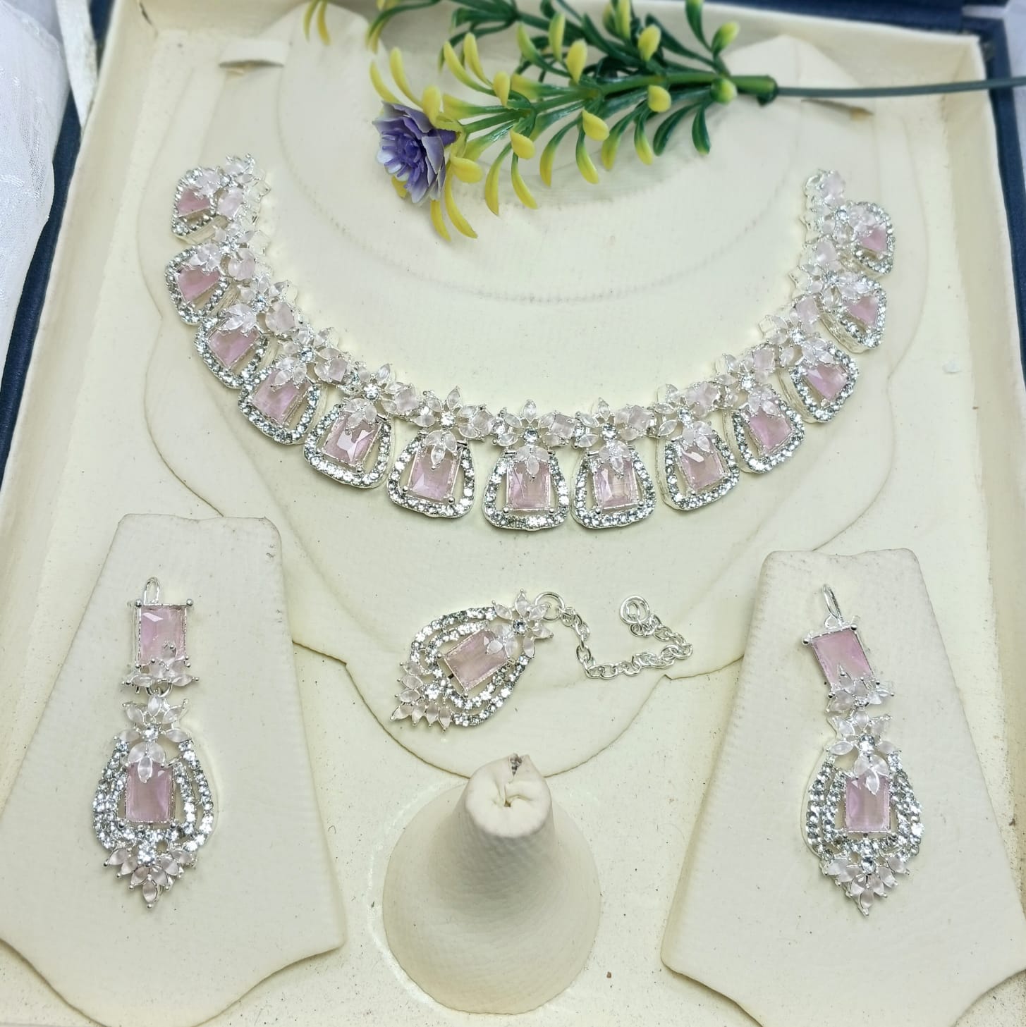 Zarcon Necklace Set
