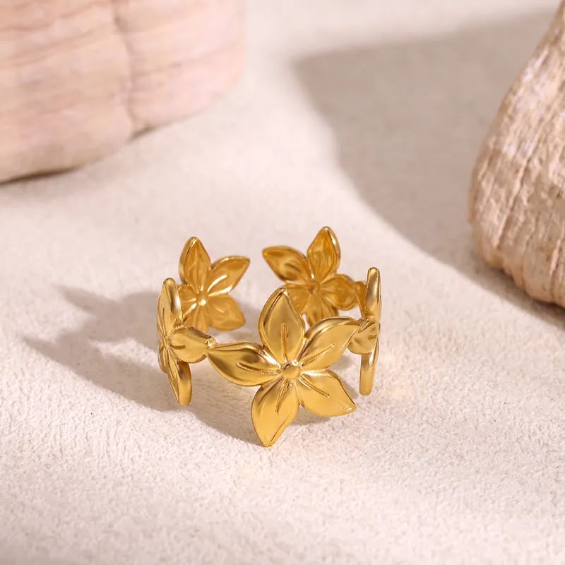 Golden Flower Pattern Ring